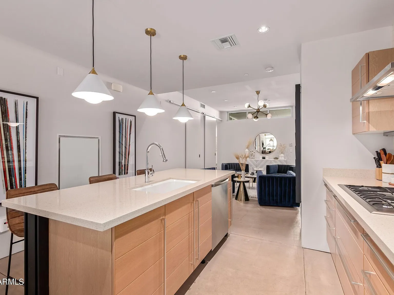2 bed, 2.0 bath, 1370 sqft, $4,200 — Photo 4