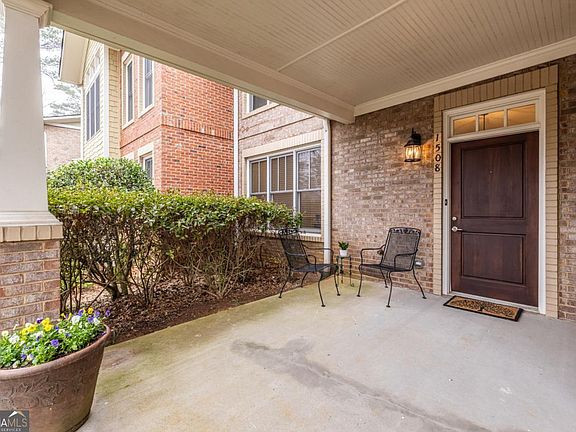 3rd image of 1508 Davis Oaks Way