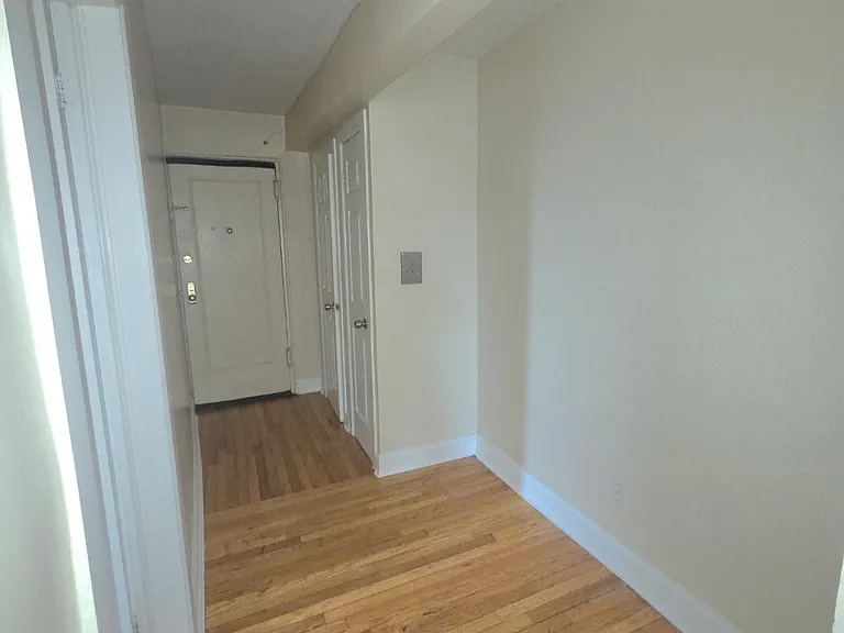 92-42 190th St #2 — Photo 2