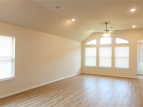 3rd image of 6321 Fulton Dr