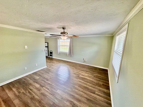 4th image of 3108 49th Avenue Dr W