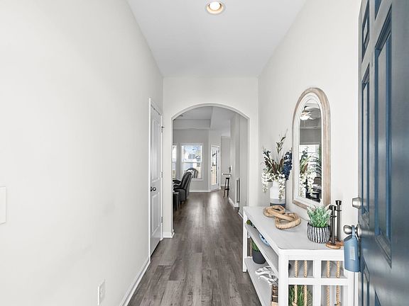 3rd image of 447 Honeyhill Loop