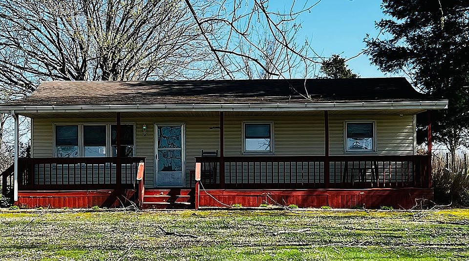 2nd image of 811 Pattie Ridge Rd