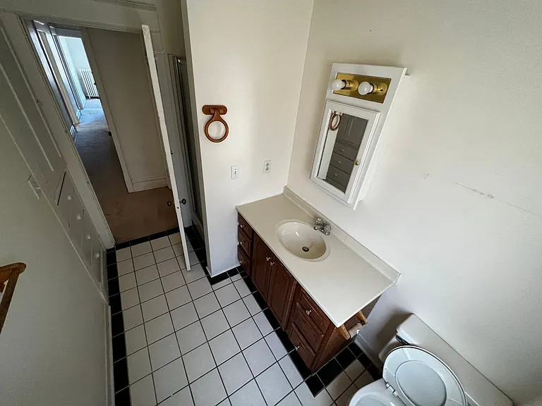 1403 Charleston Ave E — Photo 8