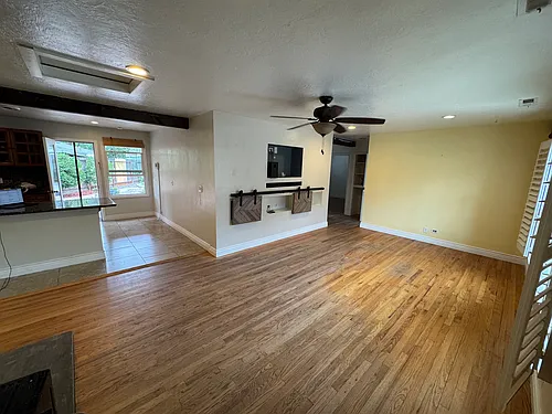 1120 Allen Dr Photo 1