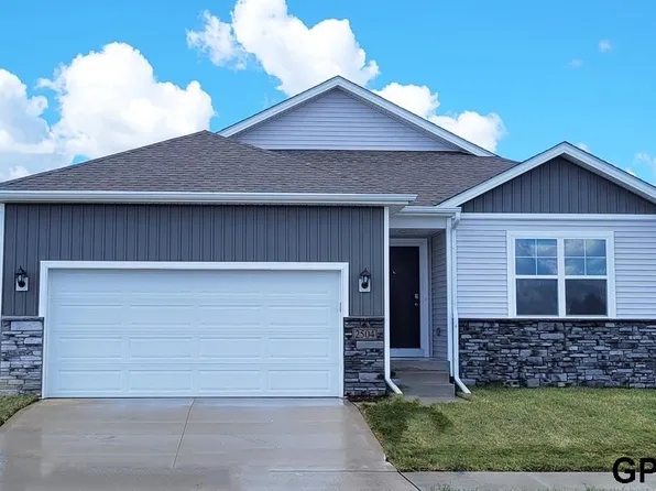 12706 S 205th St, Gretna, NE 68028