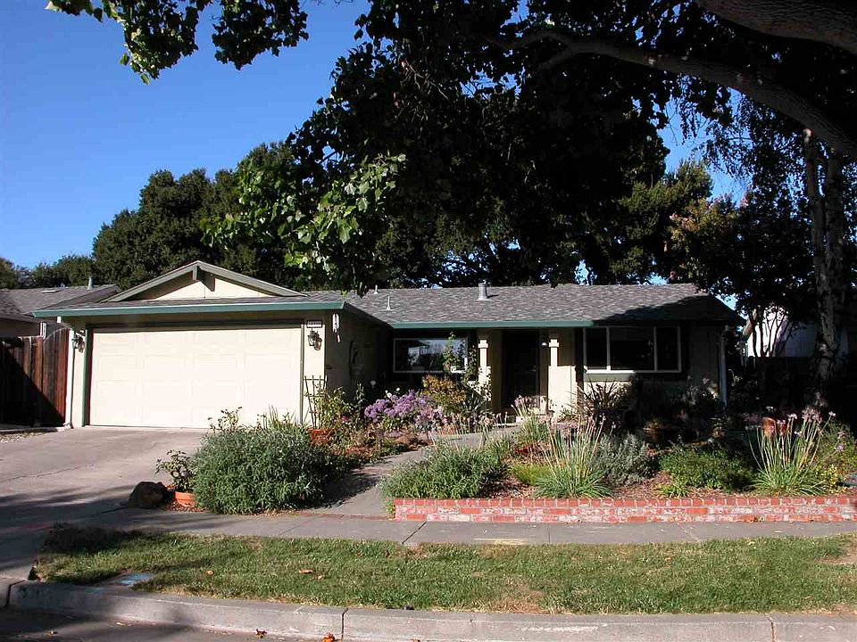 1st image of 34386 Locke Ave