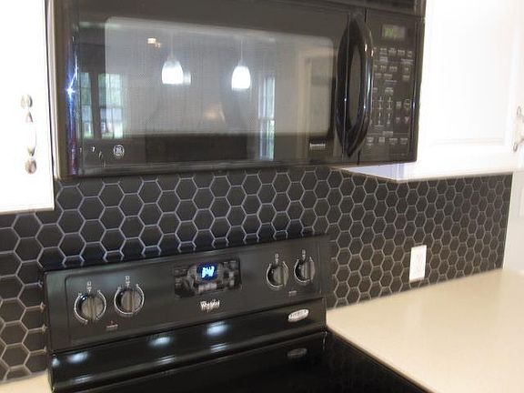 5th image of 1217 W 31st St