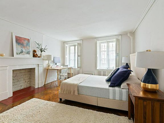 3rd image of 248 W 12th St #1