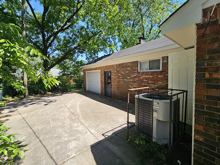 3374 Ladue St — Photo 13