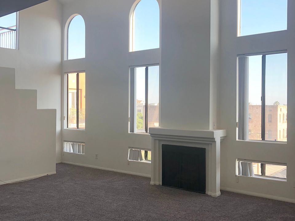 1 BR with loft $4,000