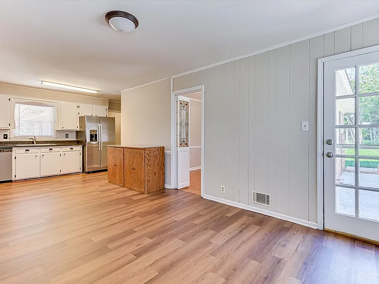 2705 Bolling Rd — Photo 18
