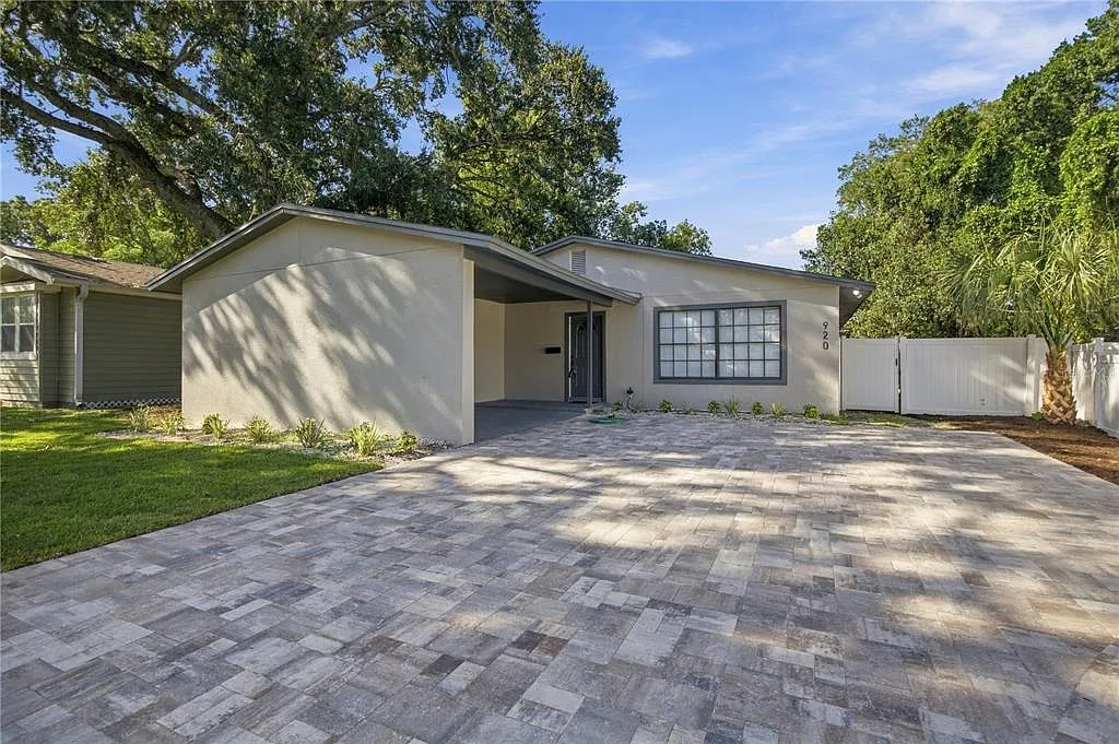 3 bed, 2.5 bath, 1628 sqft, $3,200 — Photo 2