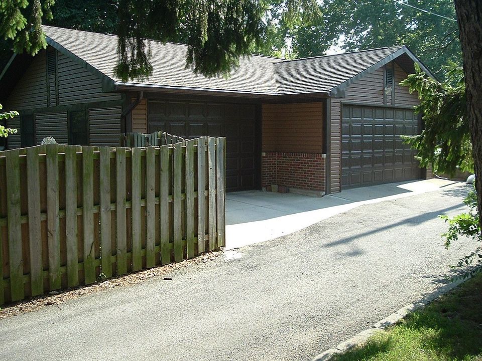 Gigantic *NEW* 3-Car Garage
