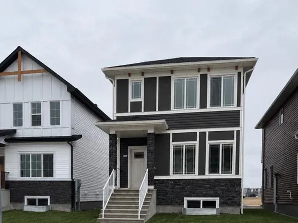 34 N Bridgeport Cir, Chestermere, AB T1X 3C9