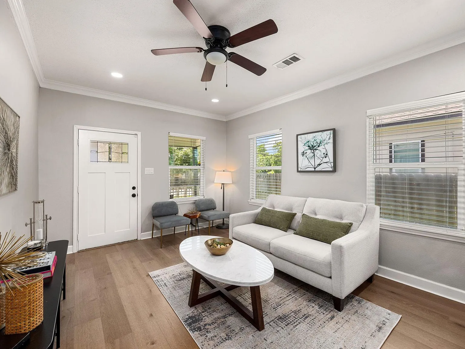 3 bed, 2.0 bath, 1080 sqft, $1,950 — Photo 1