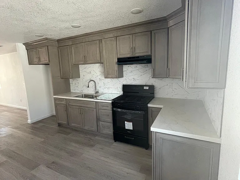 529 W Rimby Ave — Photo 13