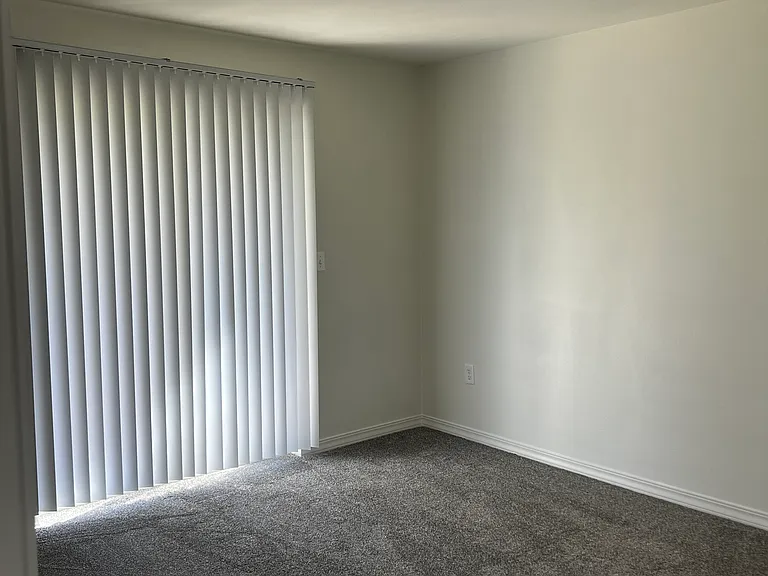 Downstairs bedroom (#2)