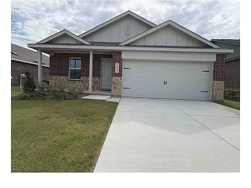 2043 Stable Ln Photo 1