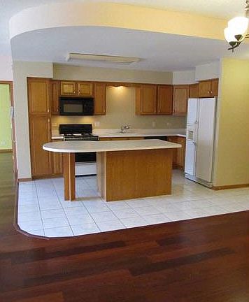 4th image of 7420 W Lawrence Ave Unit 308