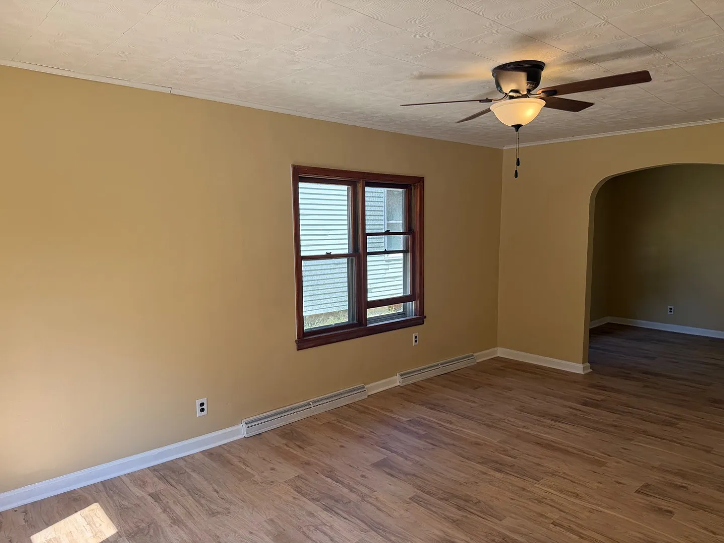 209 W Yates Ave — Photo 4