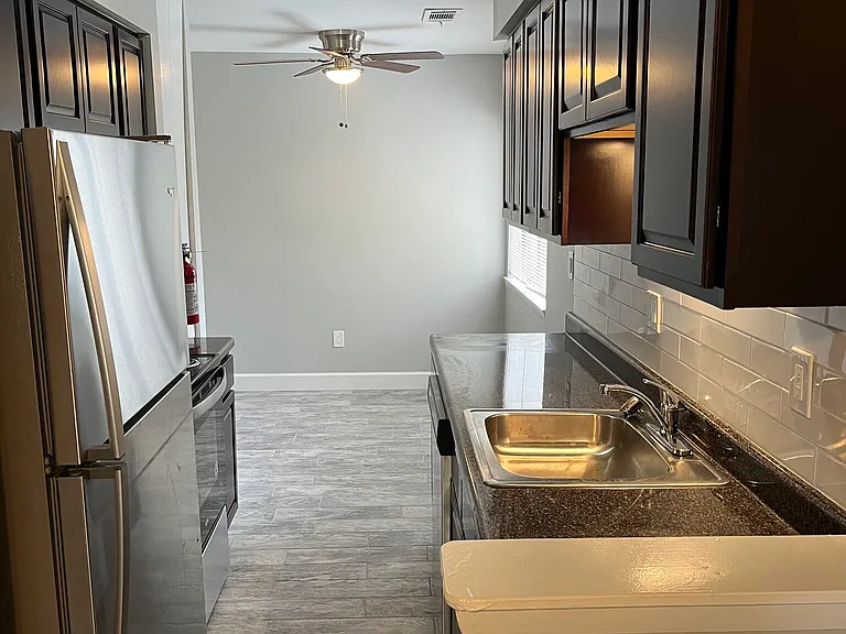 Meadowview Court Apartments — Photo 8