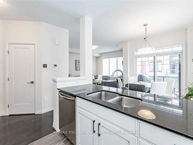 10 Showers Ln — Photo 11