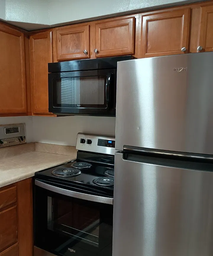 2 bed, 1000 sqft, $1,300 — Photo 4