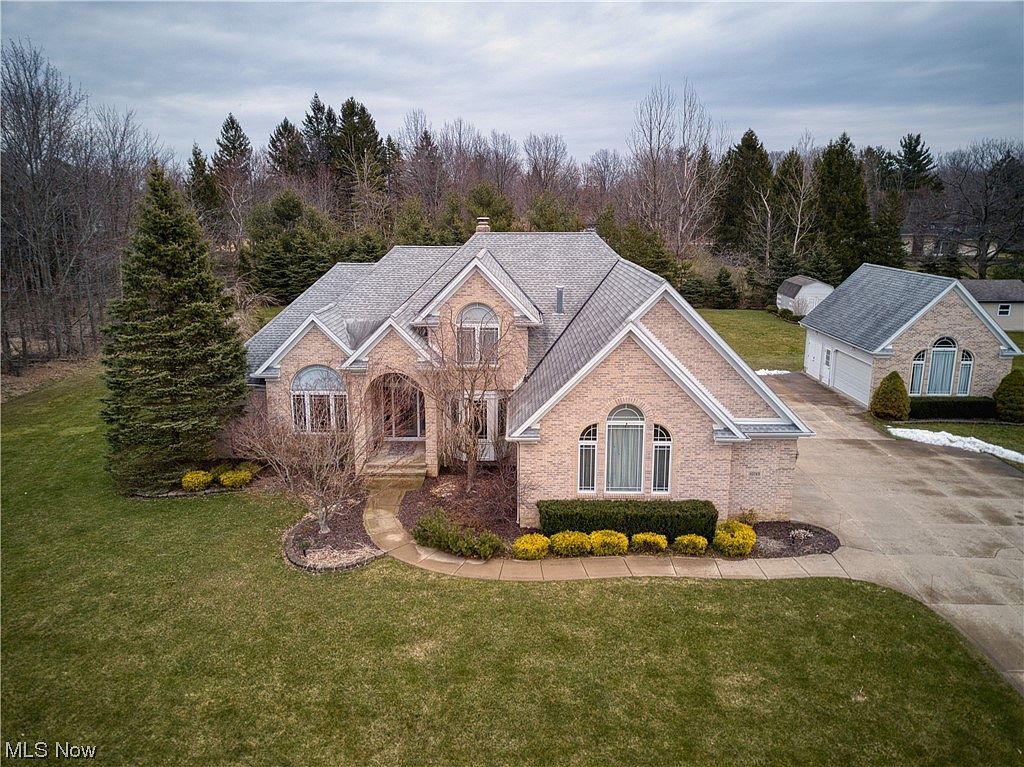 10749 Angela Dr, Kirtland, OH 44094 Zillow