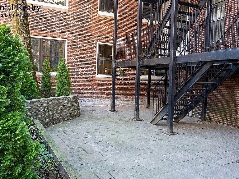 74 Tyler St #C — Photo 31