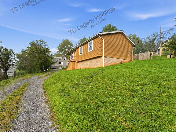 3rd image of 4 Lee St