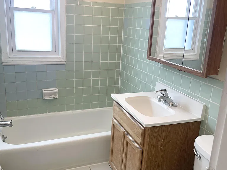 Oak Hills Apartments — Photo 25