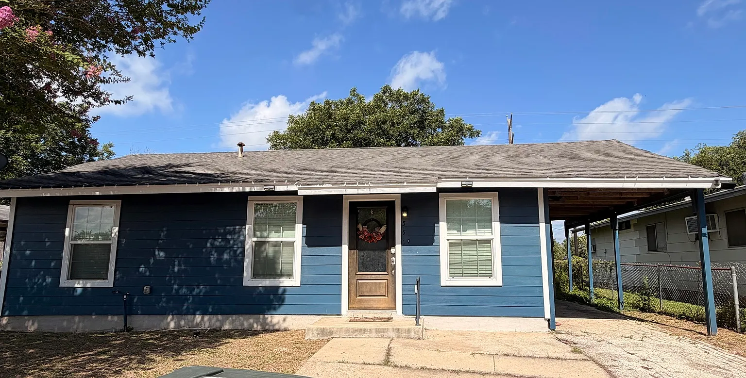 3 bed, 1.0 bath, 792 sqft, $1,350 — Photo 1