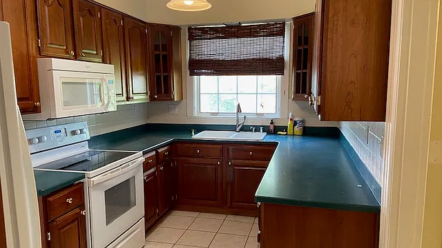 1318 Olive St — Photo 17