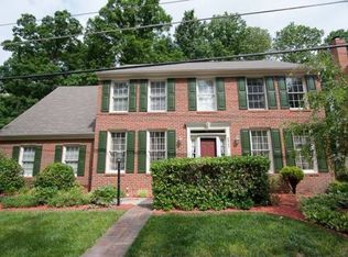 8542 Hooes Rd, Springfield, VA 22153