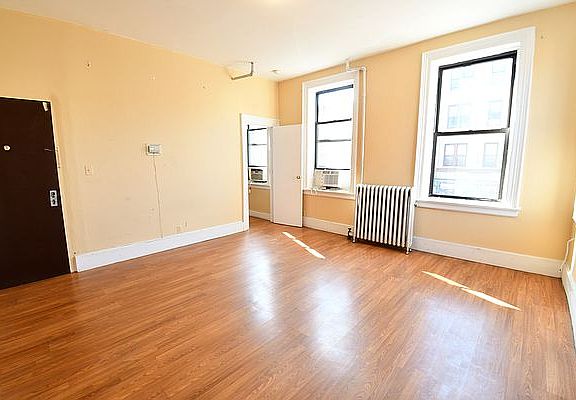 2nd image of 777 Franklin Ave APT 2
