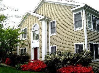 1272 Woodbrook Ct, Reston, VA 20194