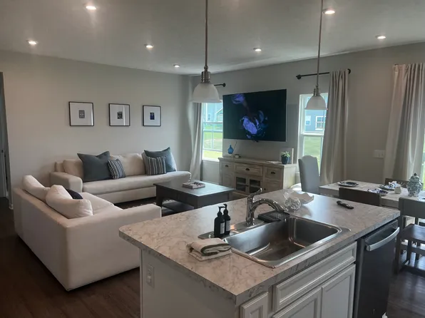 1163 Kadas Ln, Wooster, OH 44691