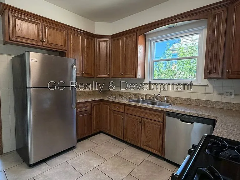 837 Thomas Ave #1 — Photo 11