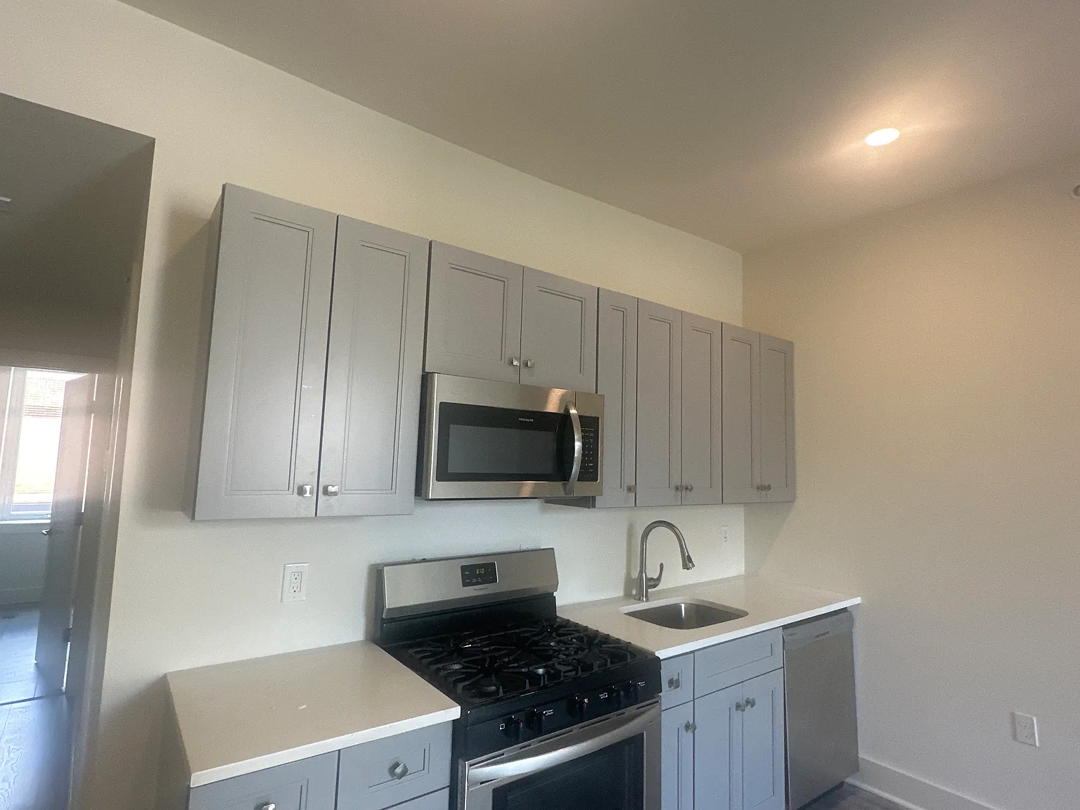1 bed, 1200 sqft, $1,525 — Photo 2