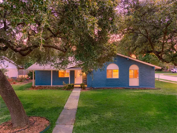 1216 Briarcove Dr, Richardson, TX 75081