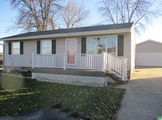 805 Jefferies St, Cherokee, IA 51012