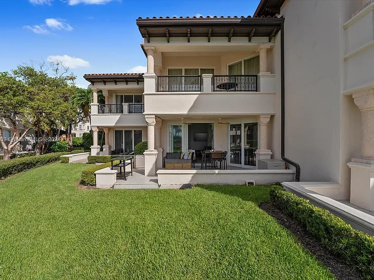 15713 Fisher Island Dr #15713 — Photo 37