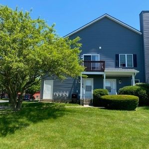 212 Maple St APT D, Sugar Grove, IL, 60554