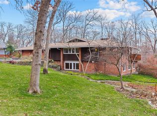 26 Portland Dr, Saint Louis, MO 63131