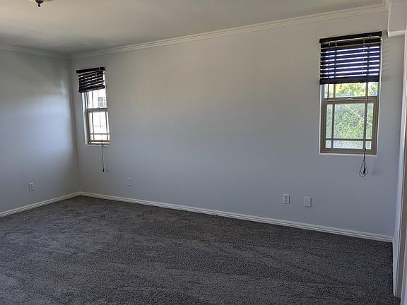 3rd image of 820 N McCadden Pl