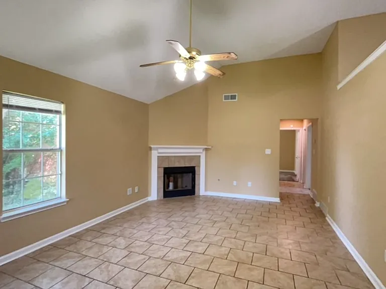5554 Steffani Dr — Photo 2