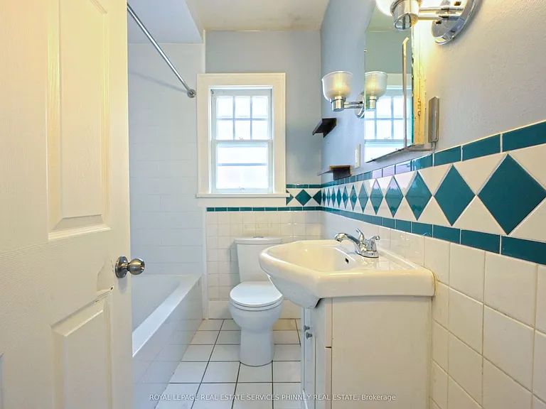 26 Avenue Pl — Photo 9