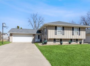 272 Norman Dr NE, Cedar Rapids, IA 52402