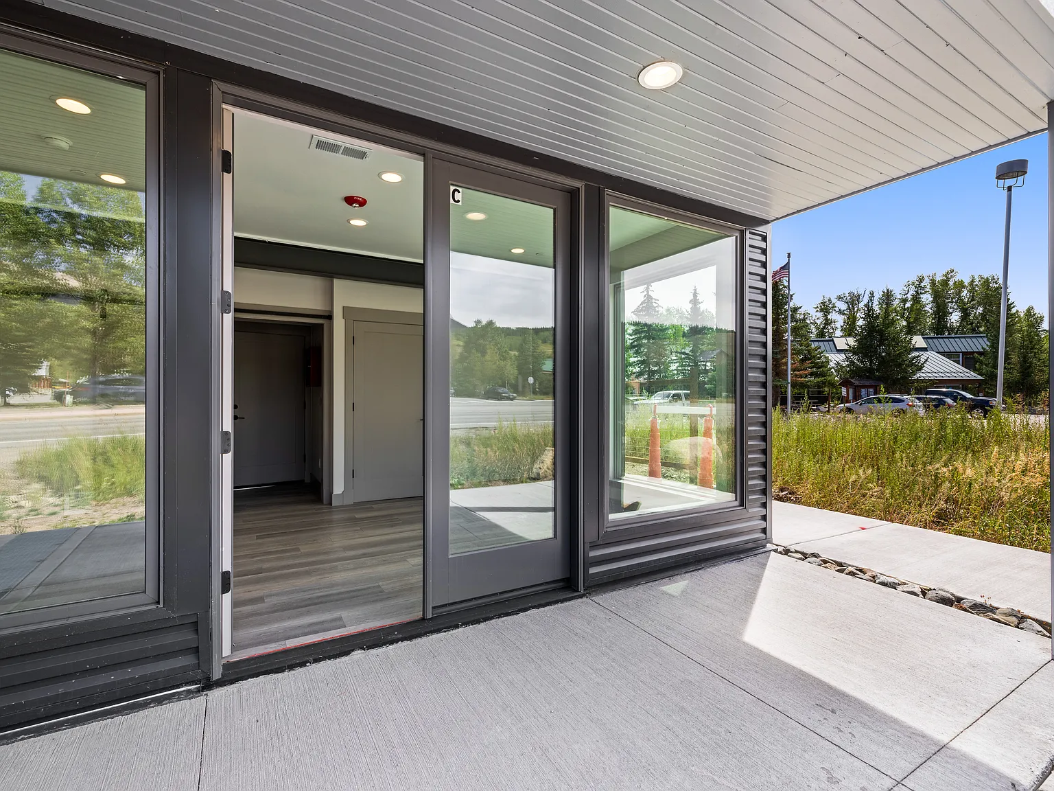 700 Blue River Pkwy — Photo 3